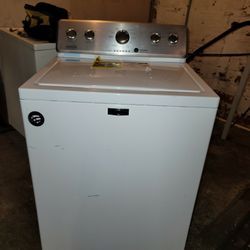 Maytag Washer And Electric Dryer In Like New Condition
