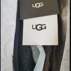 $60.! NEW, UGG Women's Size-8 Sparle D-Green.