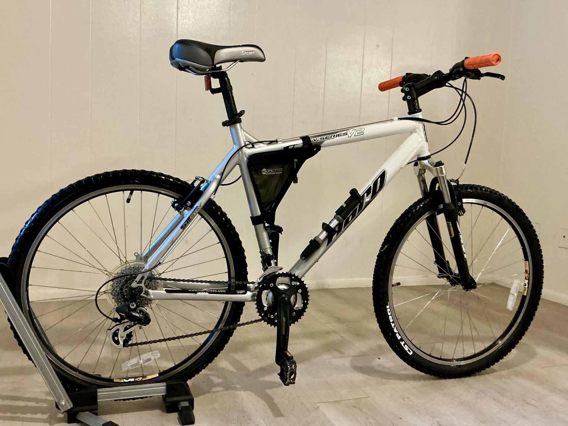 Gorgeous Haro Mountain Bike (LOADED) - Ready to ride