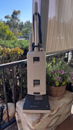 Sebo upright G4 vacuum