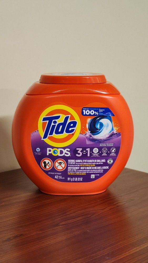 Tide PODS Liquid Laundry Detergent Packs – Spring Meadow Scent, 42 Count