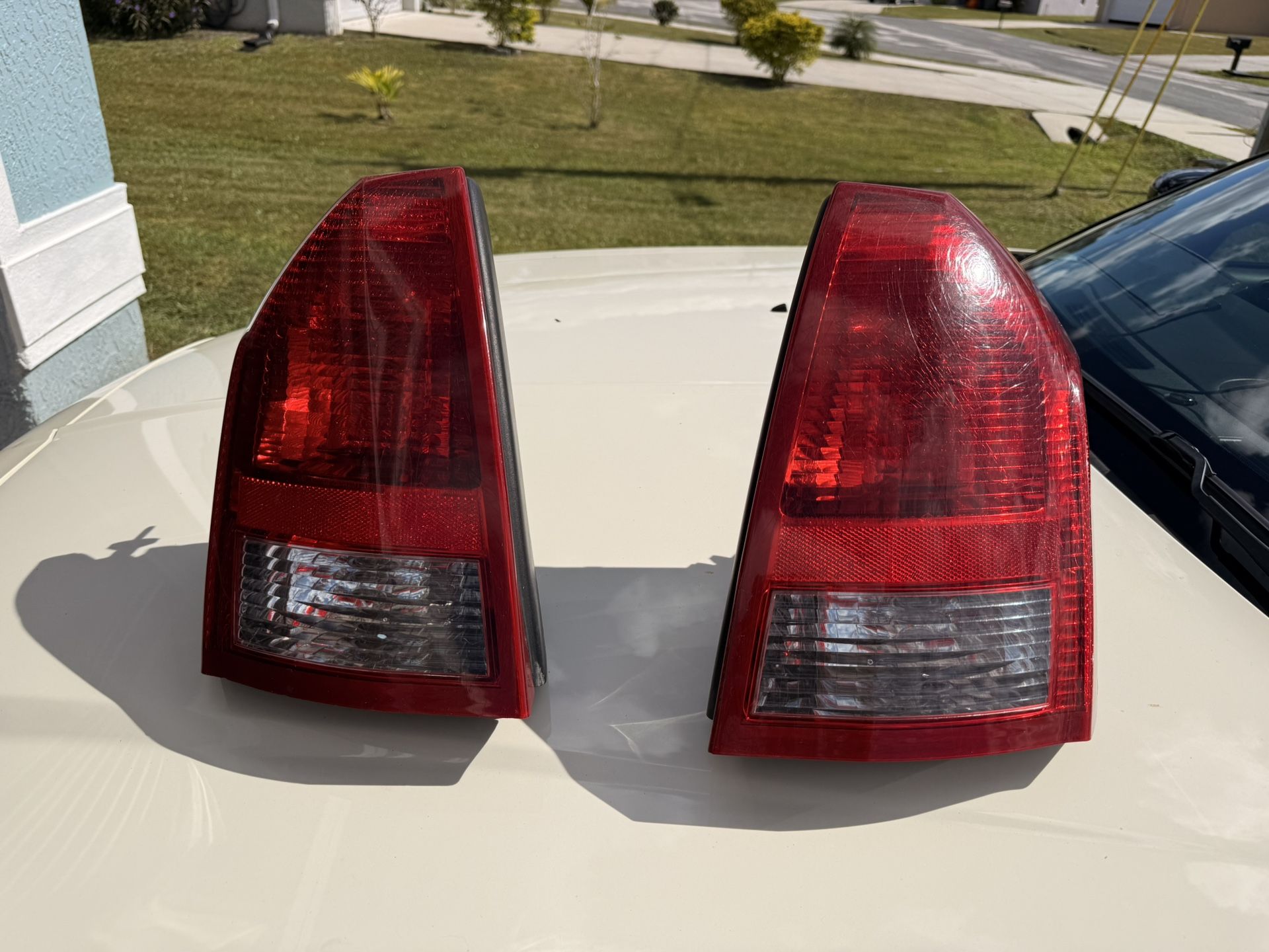 2005 Chrysler 300 Tail Lights