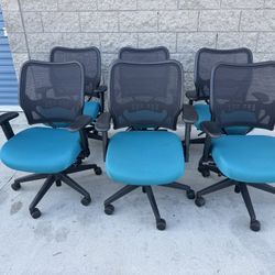 New Friant ®️ Fully Loaded Office Chair 