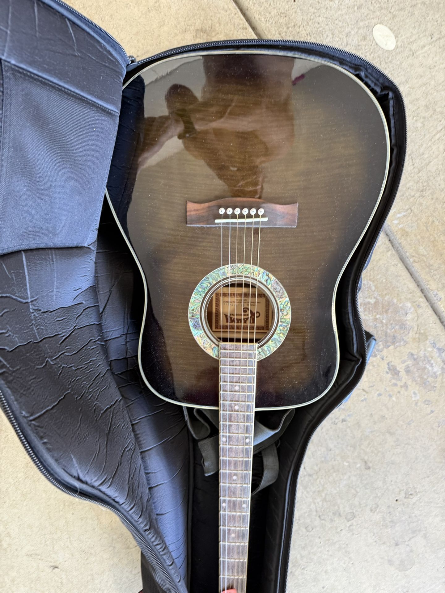 Alabama Acoustic Guitar w/ Road Runner Soft Case