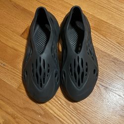 Yeezy Foam Runners Onyx Size 12