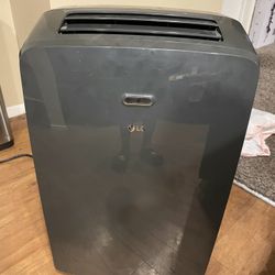 Portable AC Unit w/accessories