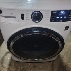 GE 4.8 cu. ft. Capacity Smart Front Load ENERGY STAR Washer with UltraFresh Vent System with OdorBlock, model GFW550SSNWW.