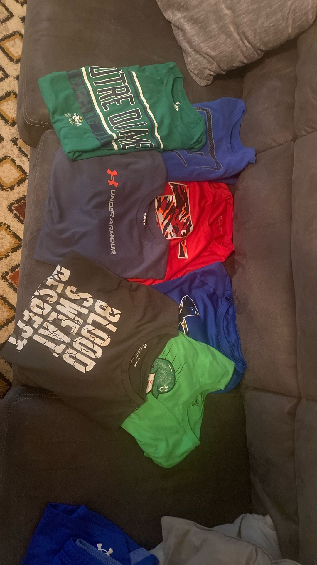 Bundle 7 Tees Under Armour - Youth Large