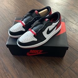 Jordan 1 Low OG Black Toe