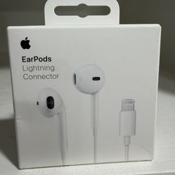 Apple EarPods (Lightning Connector) – Brand New