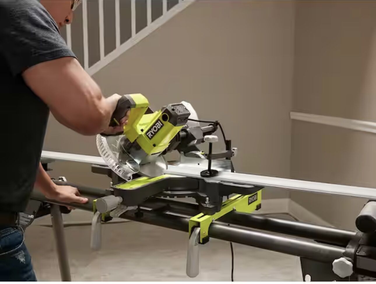 Like new slightly used Ryobi 7 1/4 sliding Miter Saw