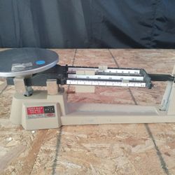 Triple Beam Balance - Model 700