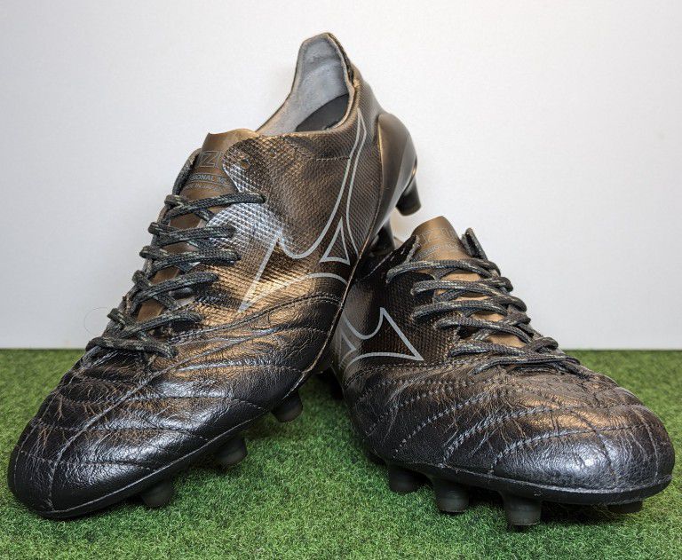 Used Mizuno Morelia Beta 2 Soccer Cleats Shoes Size 7.5 US