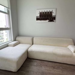 L Shape/Cream Couch 