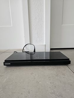 Samsung BD-D5700 Hi-Fi Blu-Ray/DVD Player - HDMI/1080p Wireless WiFi

