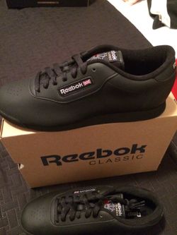 REEBOK CLASSIC SIZE 9.5 women's