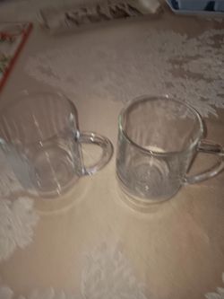 COLECTBLE-"CAMEL" GLEAR GLASS MUG WITH CAMEL LOGO C 1991 RJ RTC DIMANTIONS:5"1/8 H×3.5" W(ROUND DIAMETER $10 EACH TOTAL$ 20.