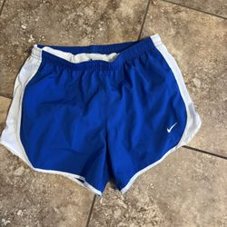 Women’s Medium Nike Shorts 