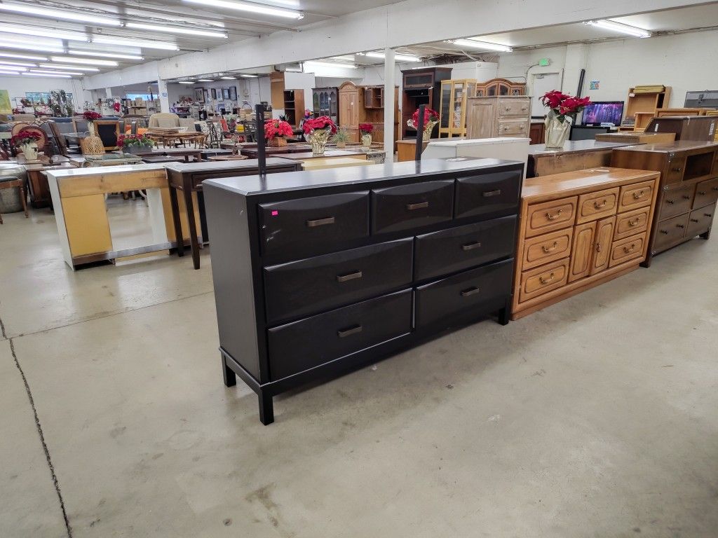 Black 7 Drawer Dresser W/Mirror