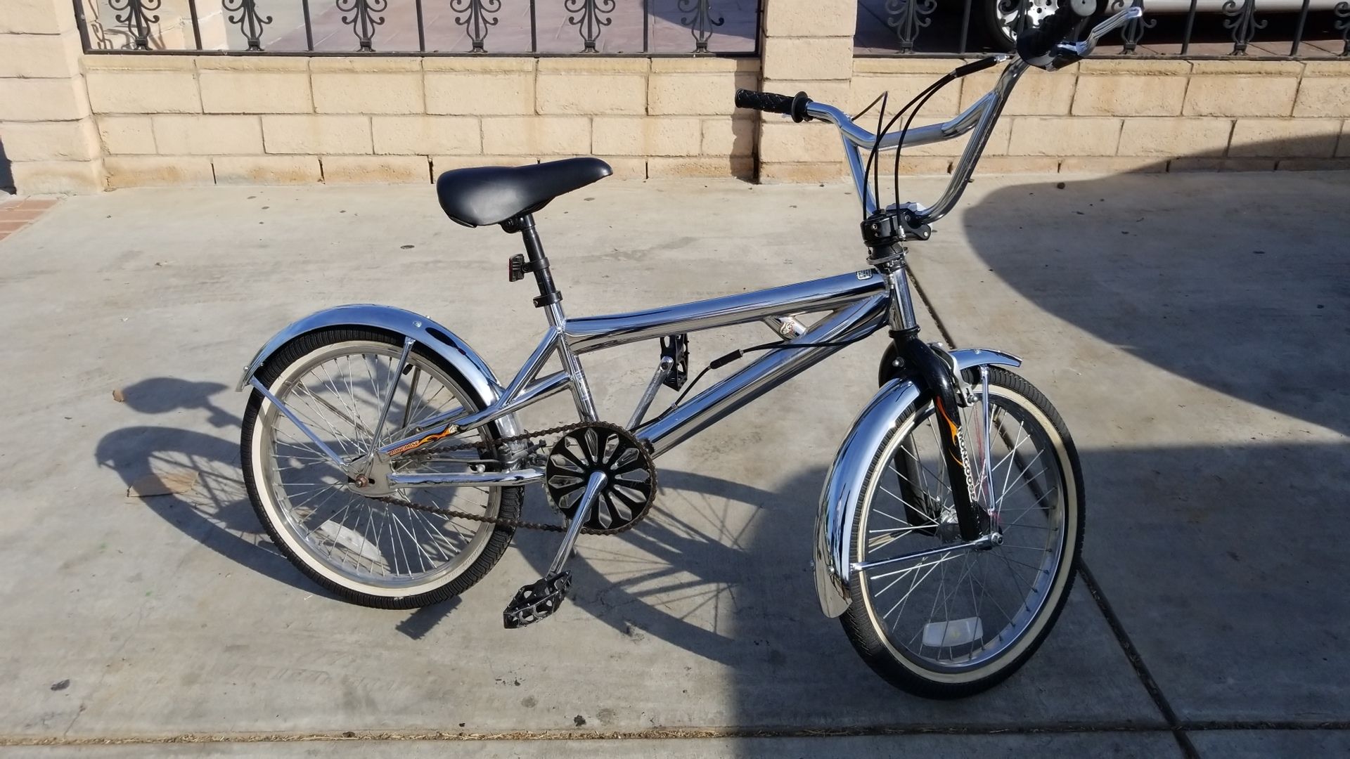 Mongoose lowrider brand bike well taken care of w/brakes on for Sale in La  Puente, CA - OfferUp