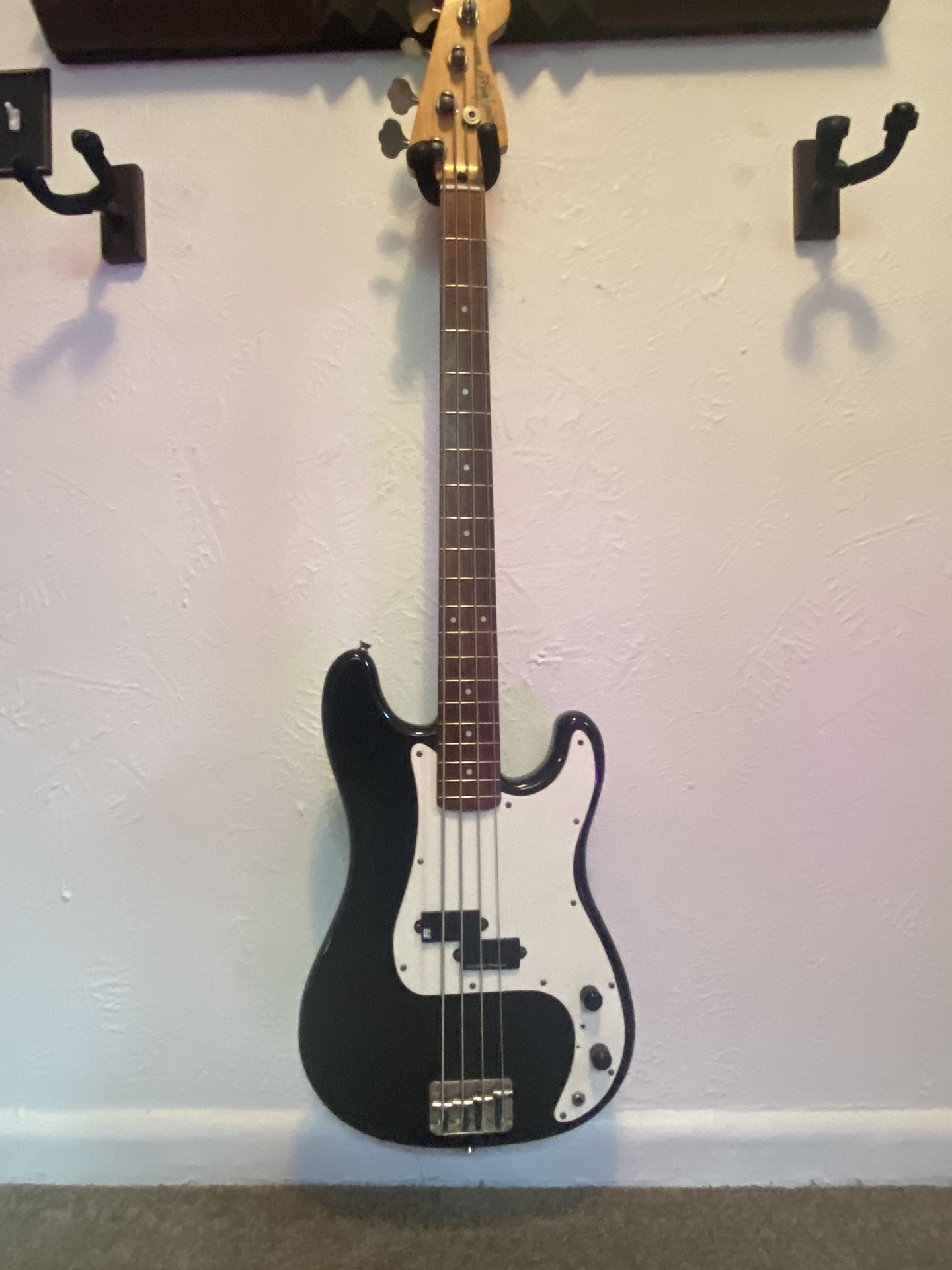 Fender Squire Bullet Bass MIJ 1(contact info removed)