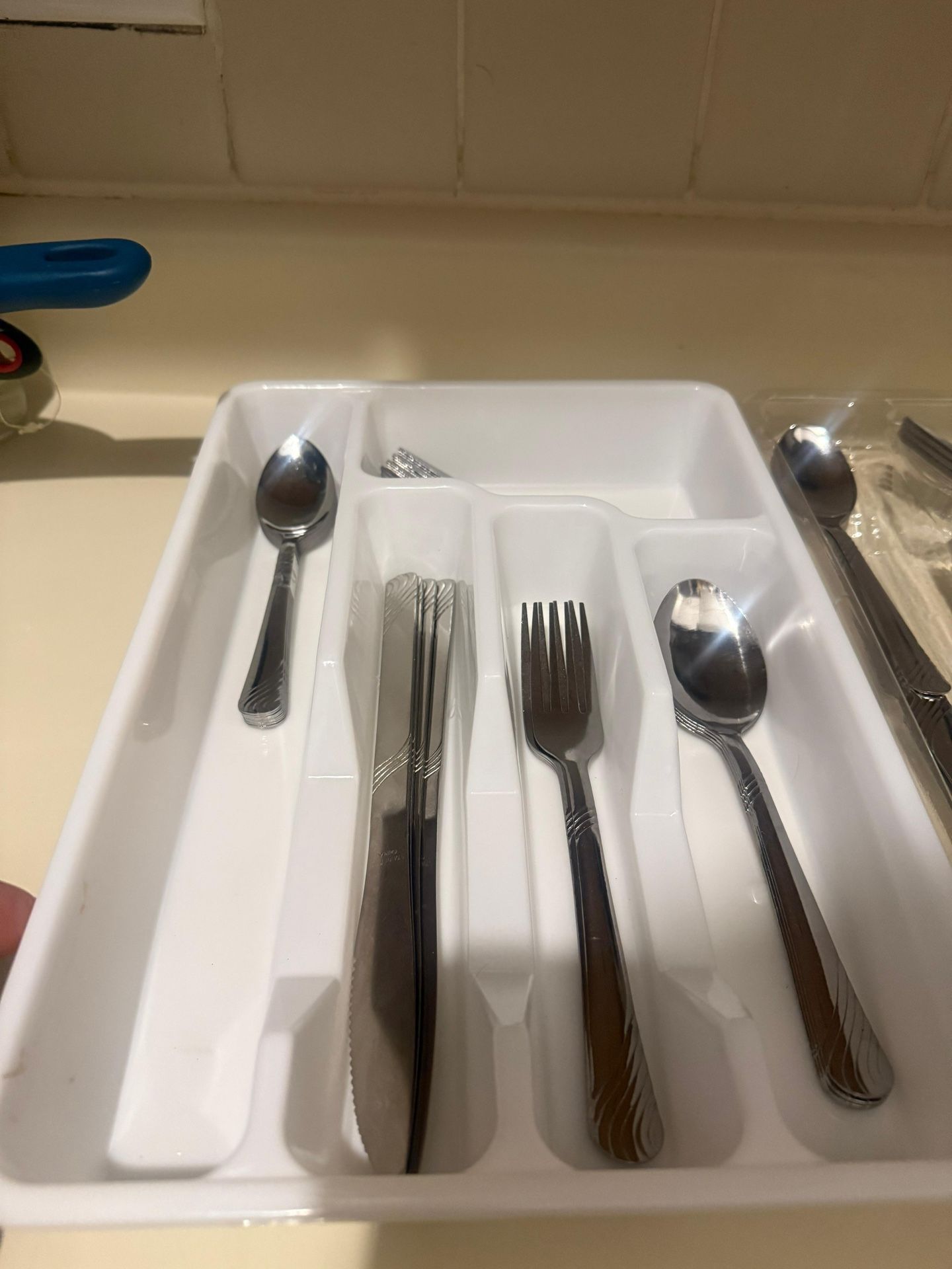 Silverware Set, 24 Piece Flatware Cutlery Set for 4, 18/10 Stainless Steel Silverware Mirror Polished Dishwasher Safe for Home, Restaurant, Wedding, P