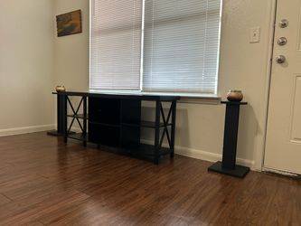 Black TV Stand / Media Console - Mueble de TV Negro