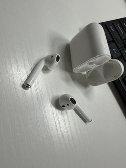 Apple AirPods 2nd Gen
