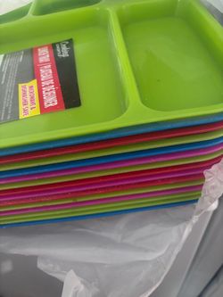 Plastic decorative plates