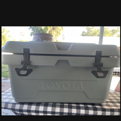 Toyota 4runner ice chest