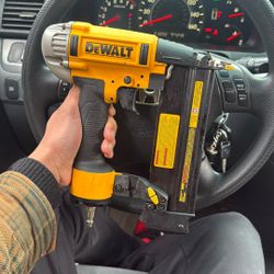 DeWALT Air Nail Gun 