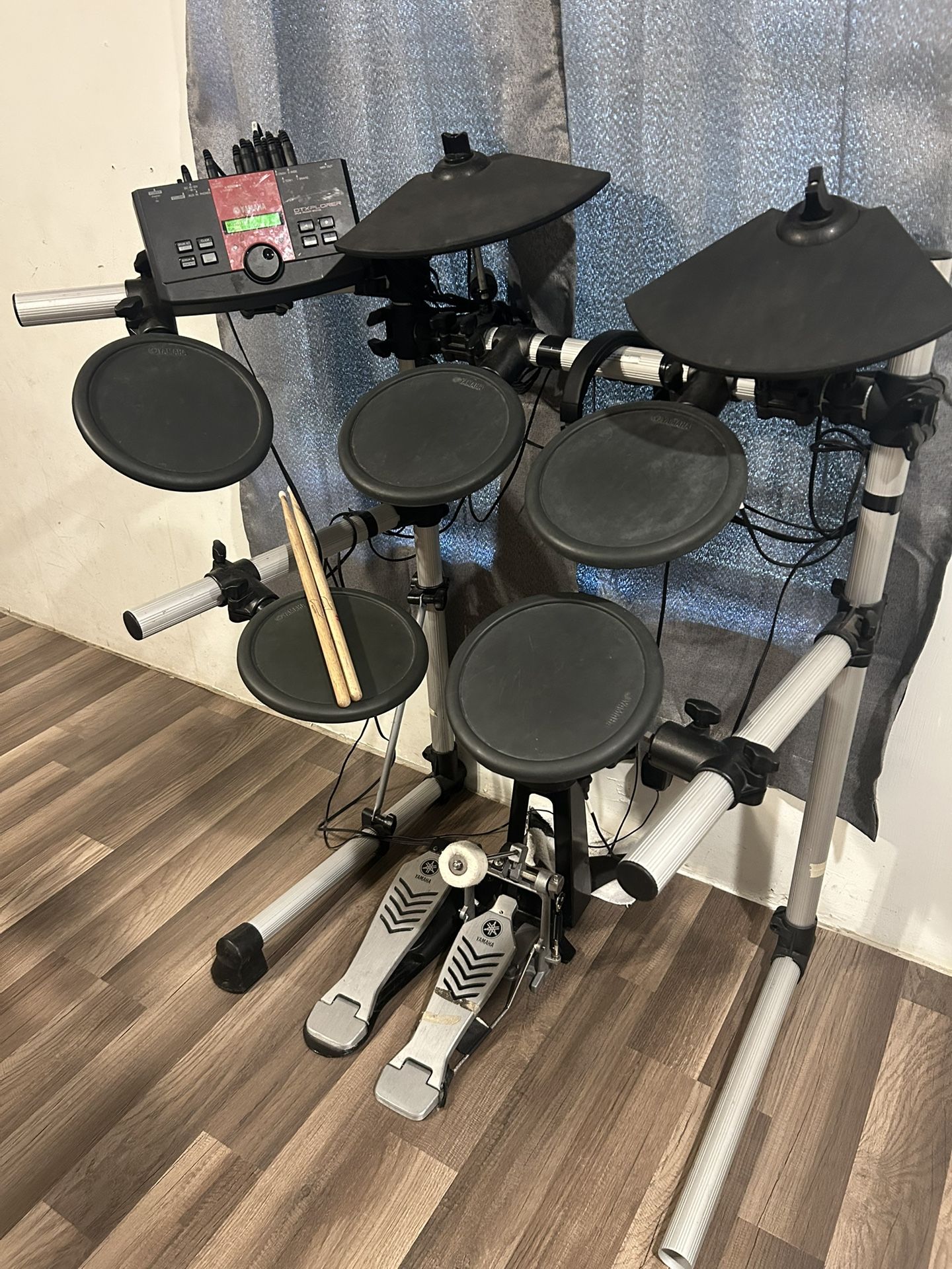 Yamaha DXplorer Electronic Drum Set