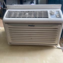 5.200 BTU Air Conditioner
