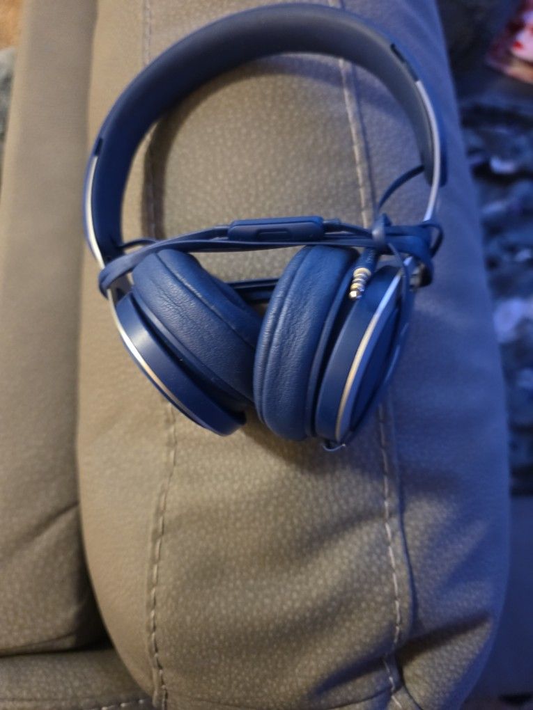 Beats EP Wired On-Ear Headphones.