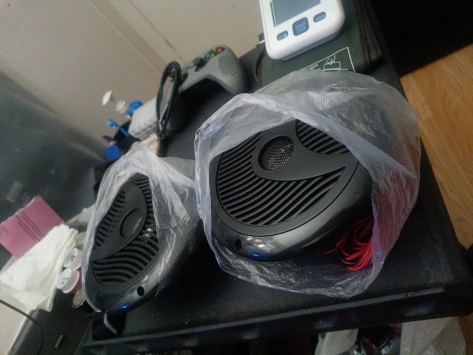 For Sale A Pair Of New Unboxed Pyle Brand 150W 8-Inch Midrange Speakers
