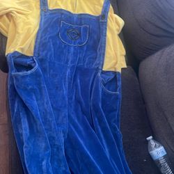 A minion costume