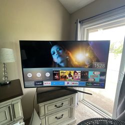 SAMSUNG 65” CURVED SCREEN TV  GREAT CONDITION- WORKS PERFECT WITH REMOTE 