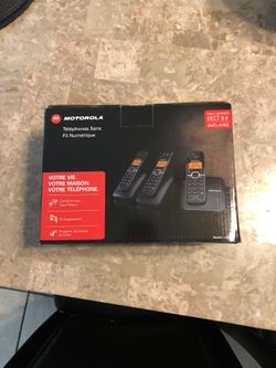 Motorola - Digital Cordless Phones - Set of 3 devices