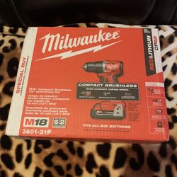 M18 Brushless Drill Combo Kit