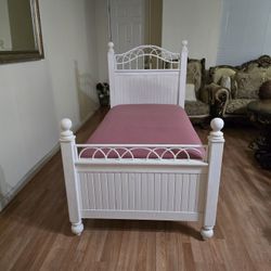 Stanley Furniture Twin Bed With Mattress 