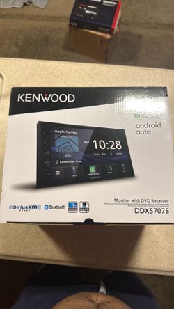 Kenwood stereo Apple car play/ android auto