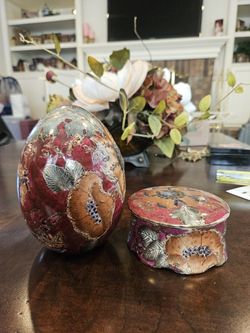 Vintage Hand-painted Ceramic Egg And Trinket D I'll Be Right Thereish