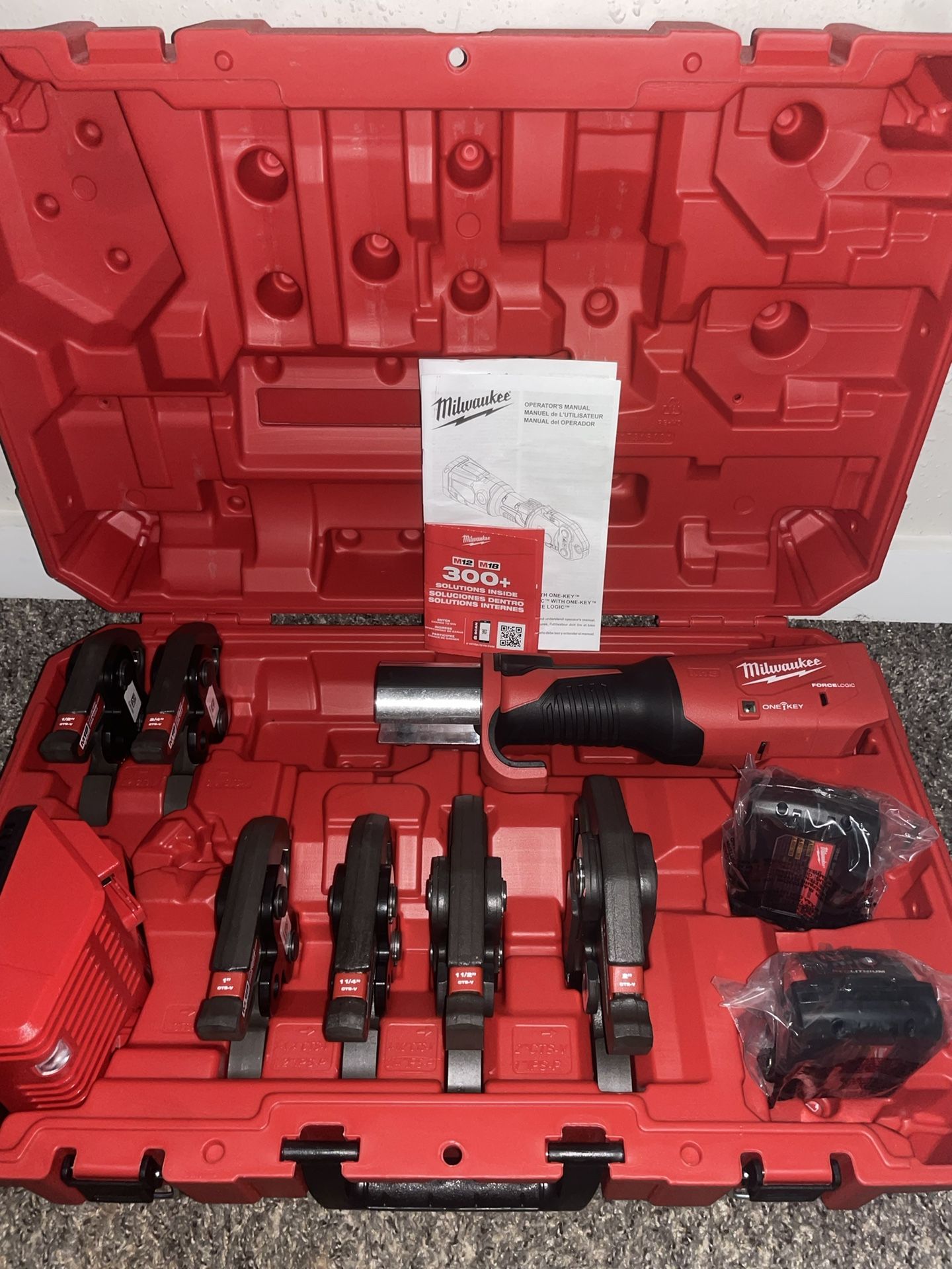 M18 18-Volt Lithium-lon Brushless Cordless FORCE LOGIC Press Tool Kit with 1/2in -2in Jaws(6-Jaws Included)