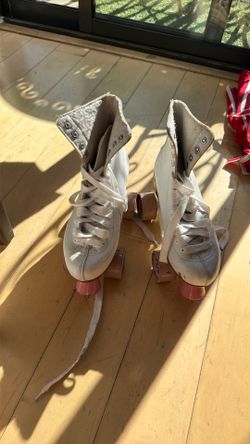 Roller Skates- Size 7 And Knee Pads/ Wrist Protection