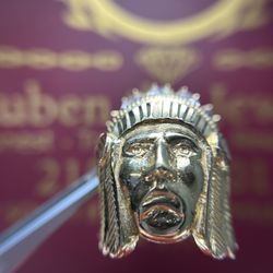 10K YELLOW GOLD INDIAN HEAD RING 