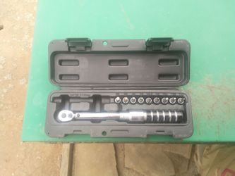 Taking Offers • Venzo 1/4 inch 2-15 Nm Torque Set in Case
