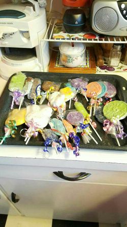 You choose lollipop favors, marshmellos or.more