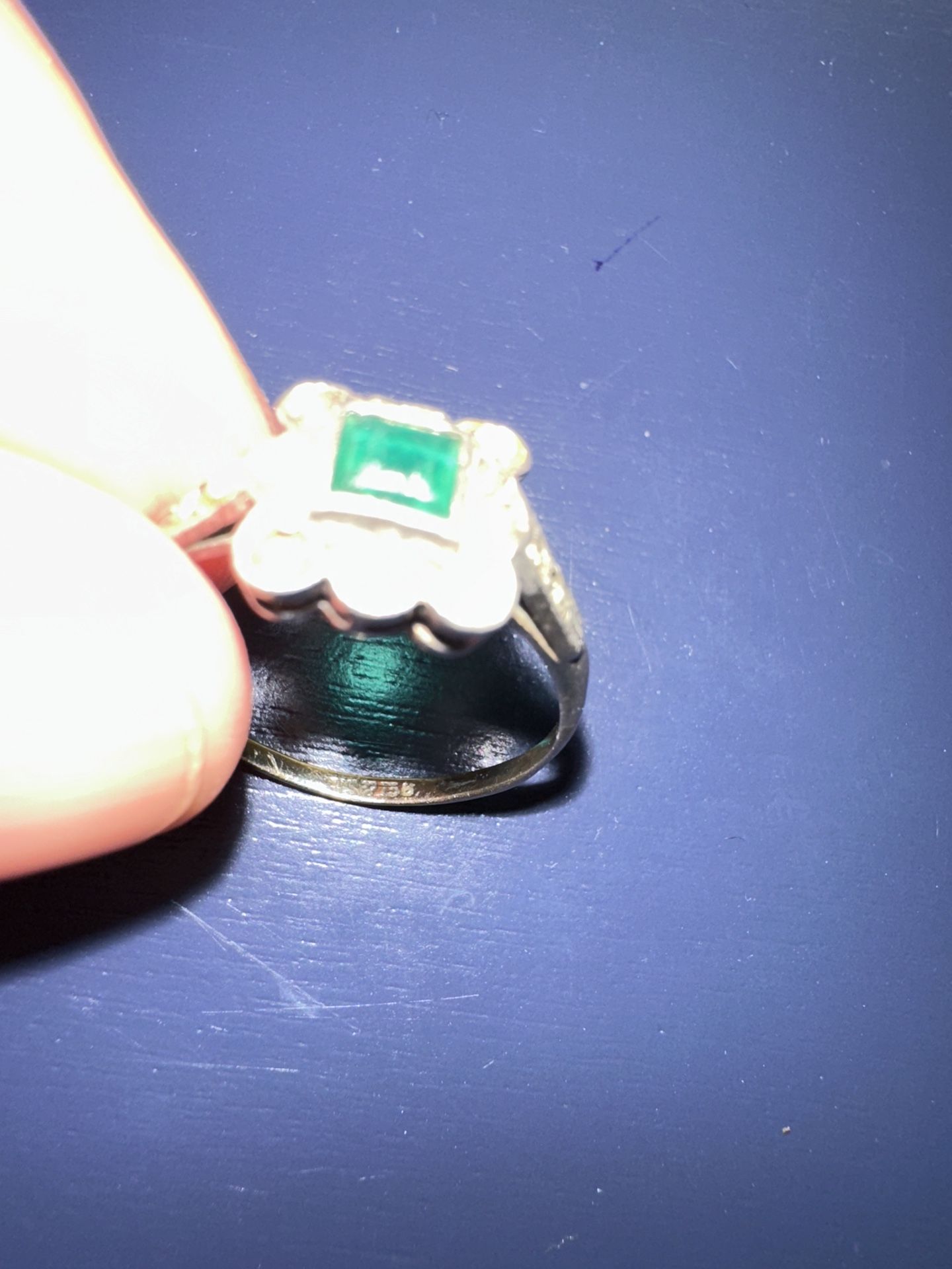 9K Gold Emerald-Cut Green Gem Ring – Vintage British Hallmark (375)