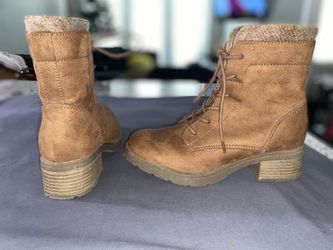 Woman’s Shoes