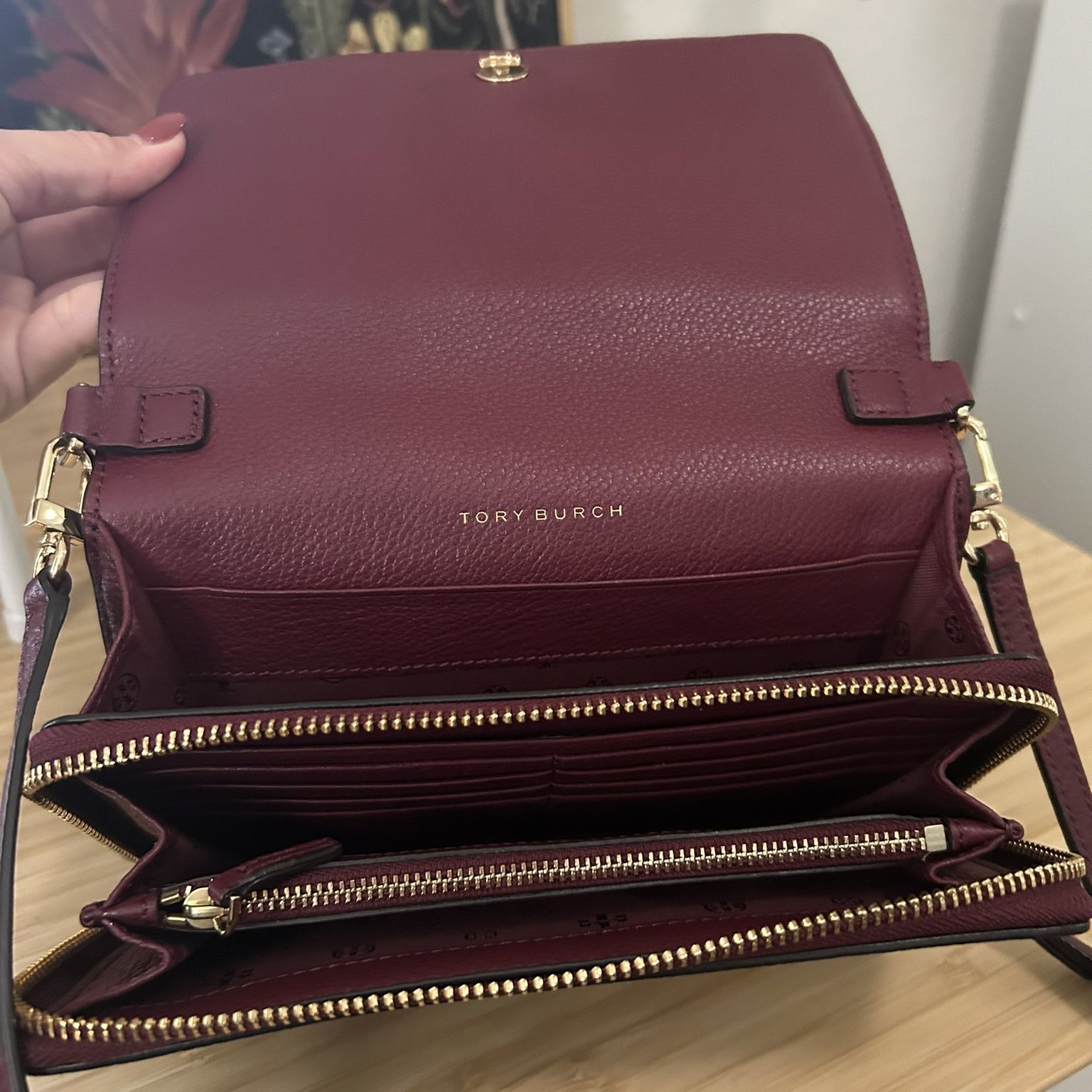 Torch Burch maroon Crossbag - Almost new 